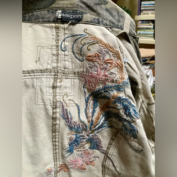 Military (esque) Distressed Jacket. Very cool! - Picture 9 of 9